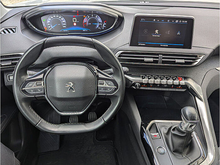 Peugeot 3008 Allure 1.2 PureTech 130 // LED / NAVI //