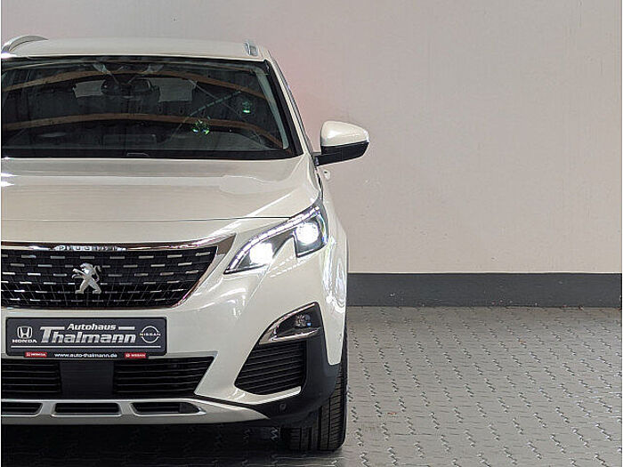 Peugeot 3008 Allure 1.2 PureTech 130 // LED / NAVI //