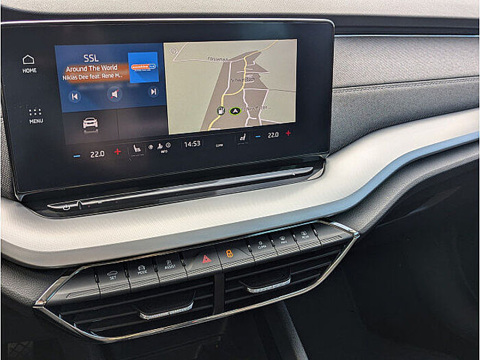 SKODA Octavia Combi 1.5 TSI ACT First Edition Navi, LED, AHZV