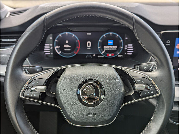 SKODA Octavia Combi 1.5 TSI ACT First Edition Navi, LED, AHZV