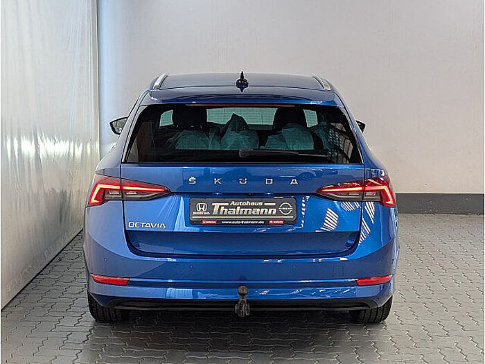 SKODA Octavia Combi 1.5 TSI ACT First Edition Navi, LED, AHZV